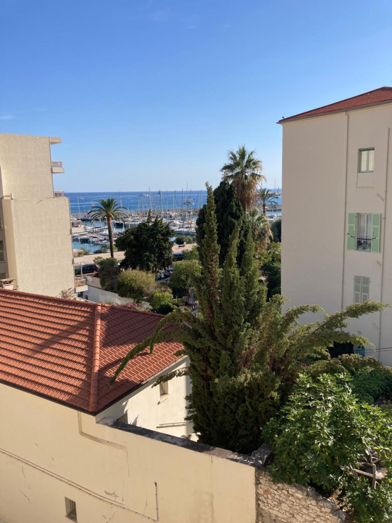 La Cigale Bord De * Menton