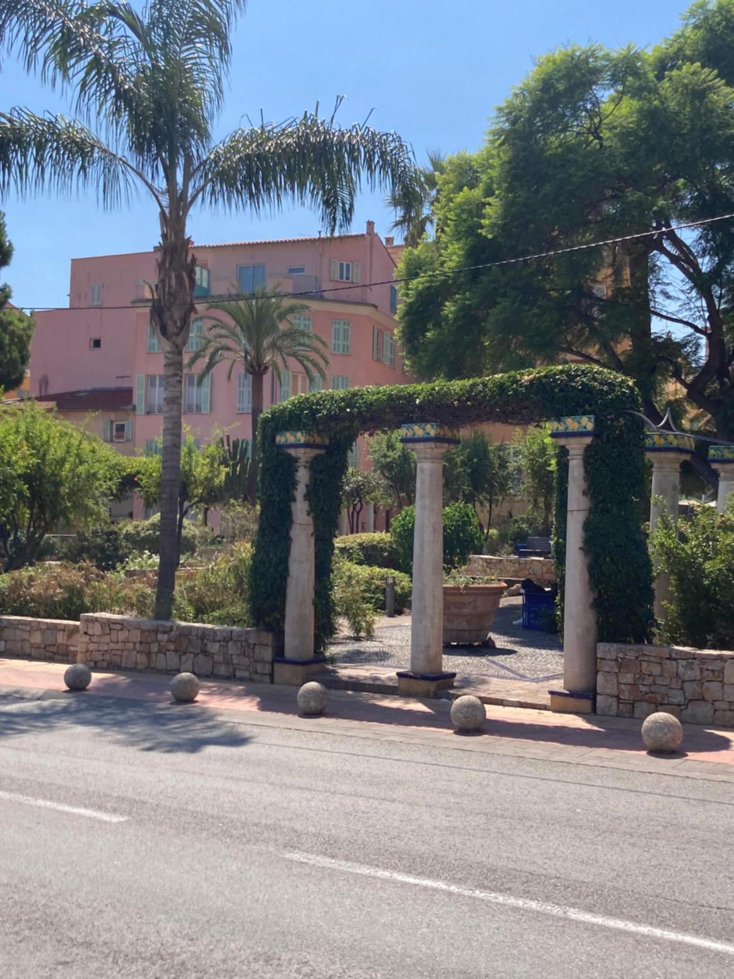 La Cigale Bord De Menton